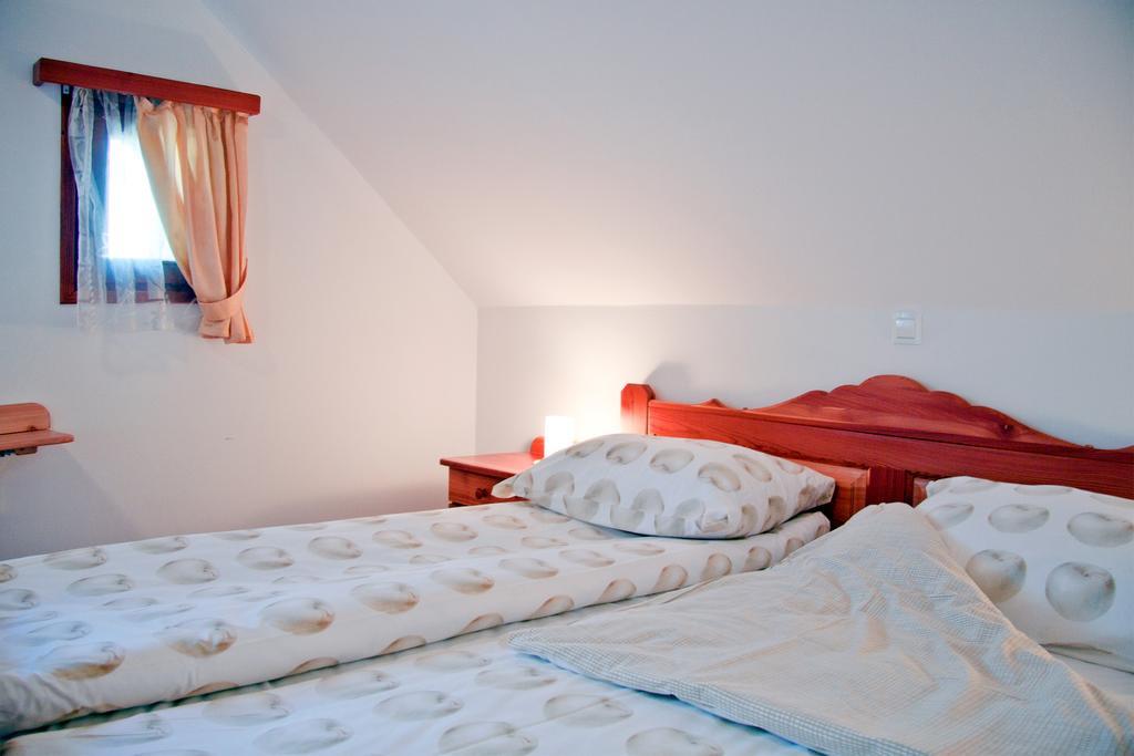 Farm Stay Bukovje 류브노 외부 사진