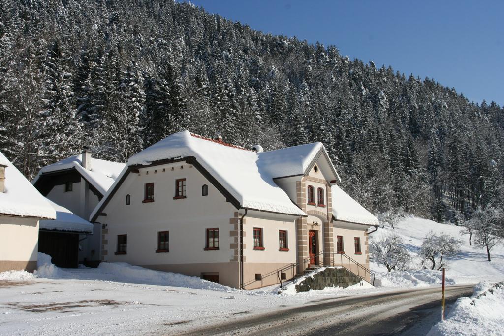 Farm Stay Bukovje 류브노 외부 사진