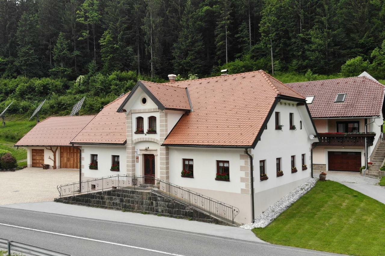Farm Stay Bukovje 류브노 외부 사진
